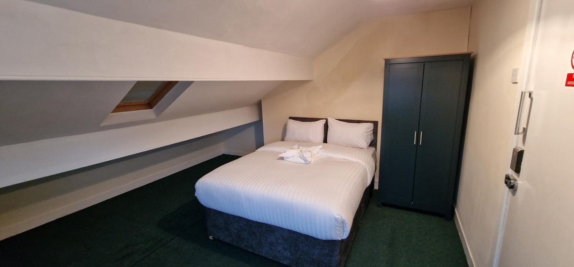 Self Check In Rooms Central Wakefield Bagian luar foto