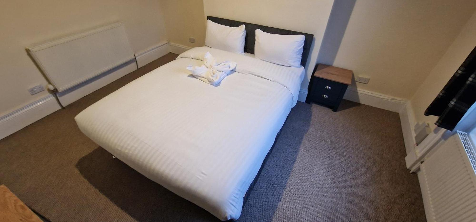 Self Check In Rooms Central Wakefield Bagian luar foto